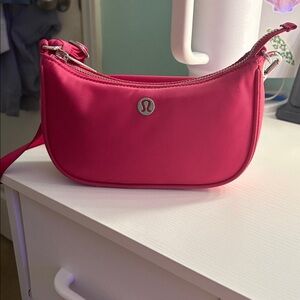 lululemon City Essentials mini Vibrant Pink Shoulder Bag